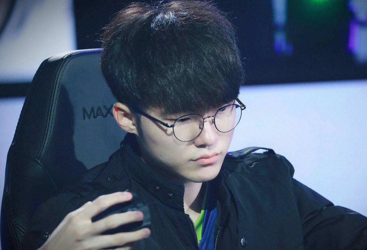 小个阵容 小个阵容